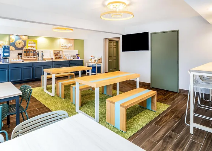 Spark By Hilton 2*